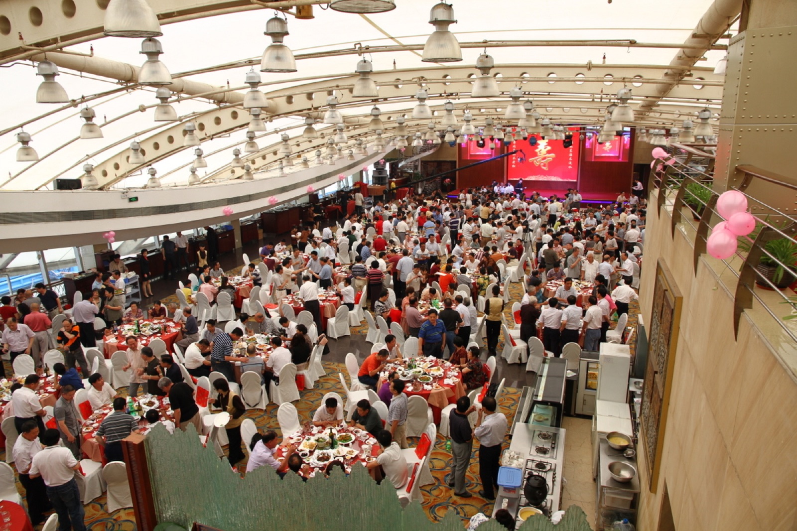 The Role of Noises in Chinese Dining Etiquette: A Cultural Insight